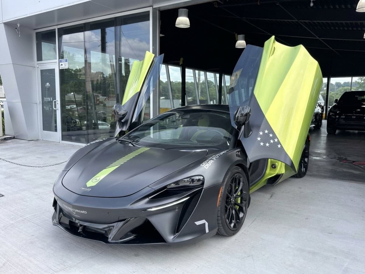 MCLAREN ARTURA